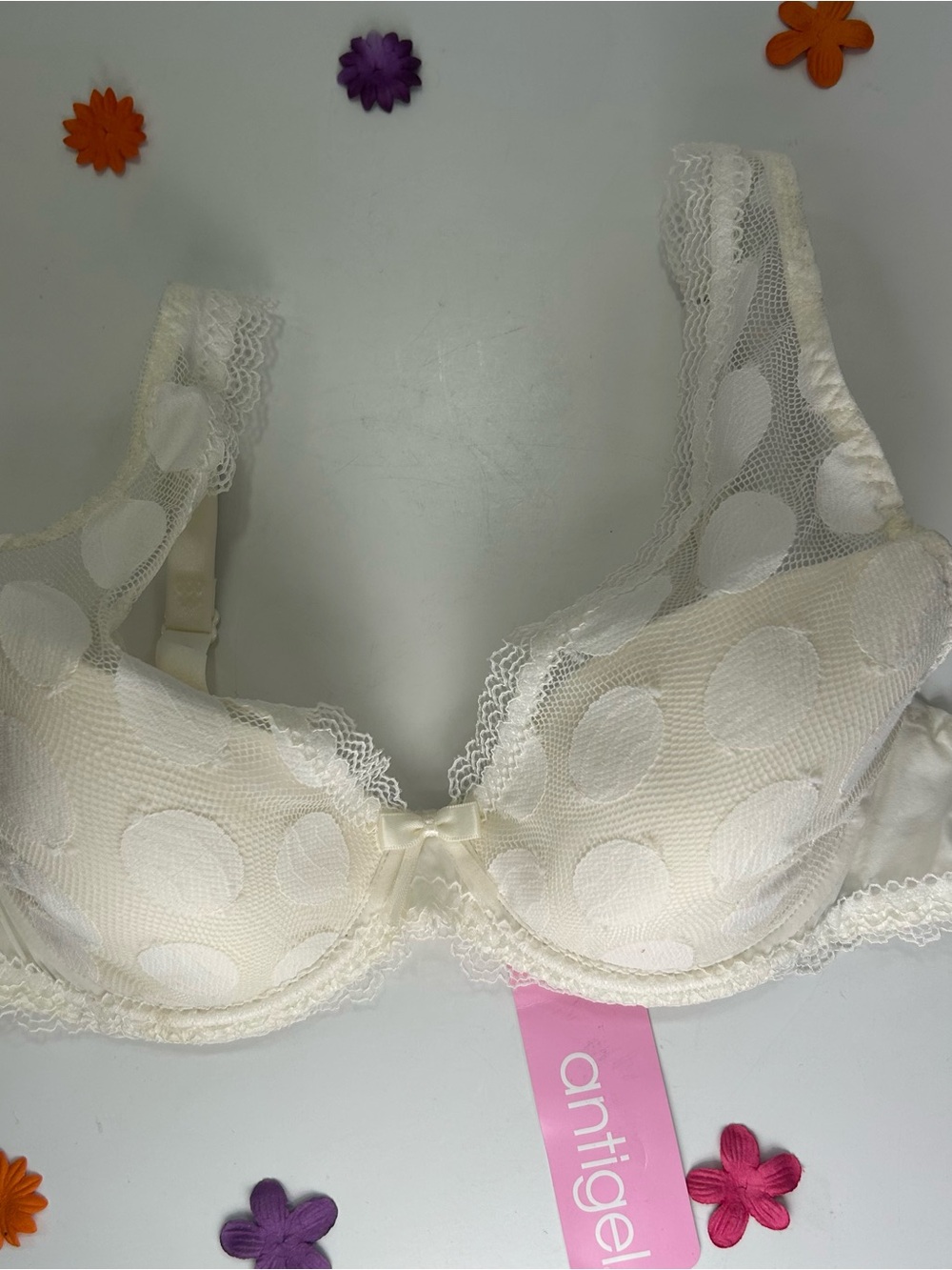 Lise Charmel Cream Lace Padded Underwire Bra 32B NWT